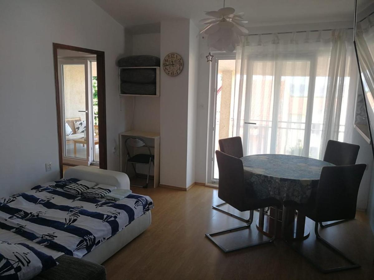 Apartmani Nea Біоград-на-Мору Екстер'єр фото