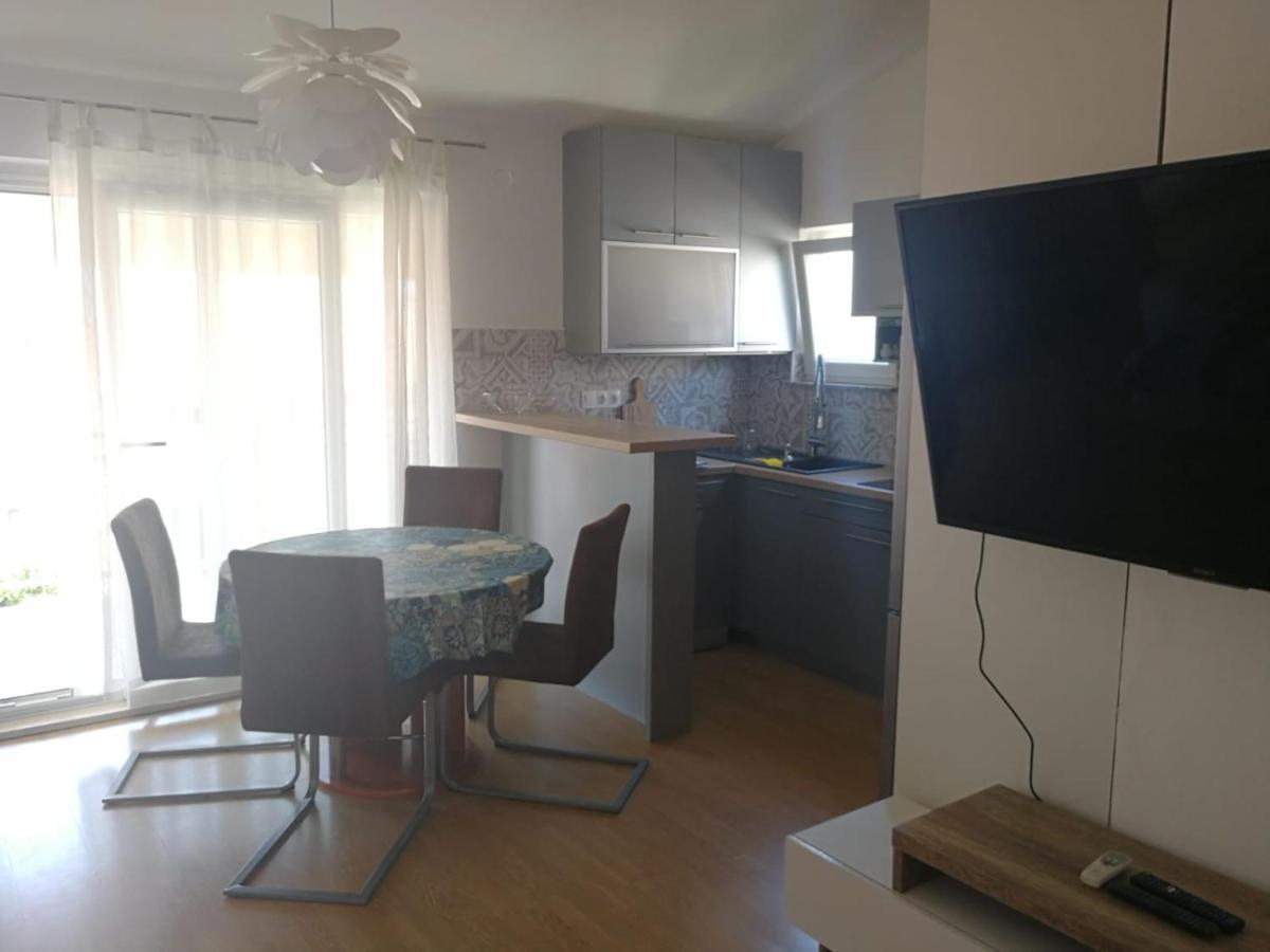Apartmani Nea Біоград-на-Мору Екстер'єр фото